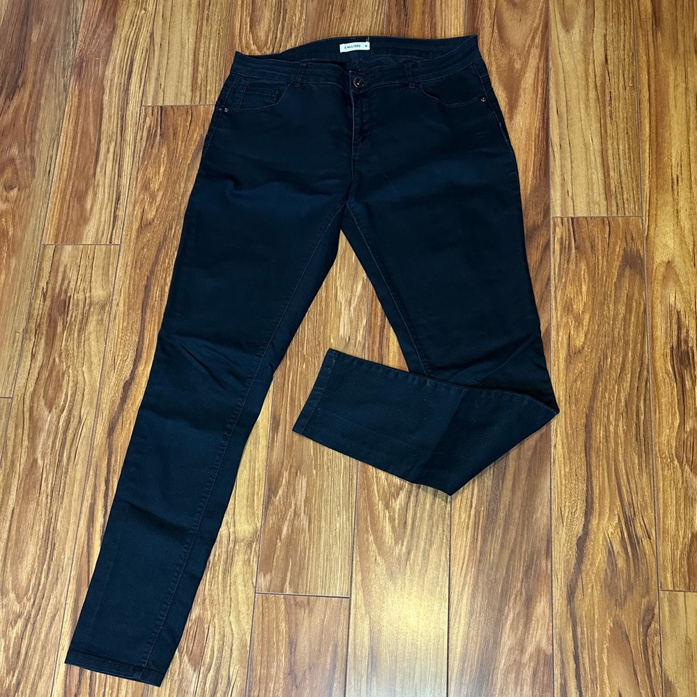 Comfy stretchy black jeans.